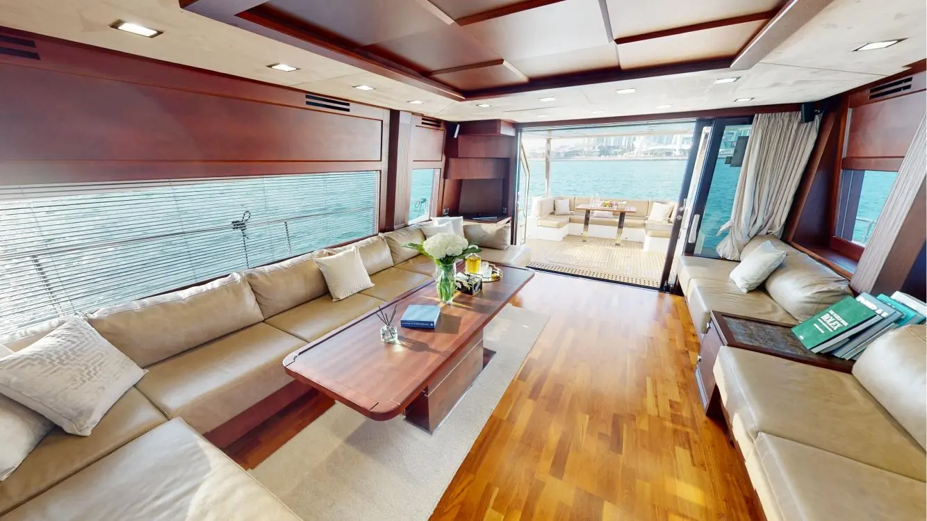 78ft Crystal salon