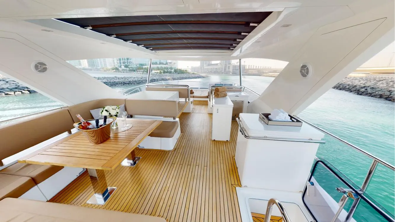 78ft Crystal flybridge